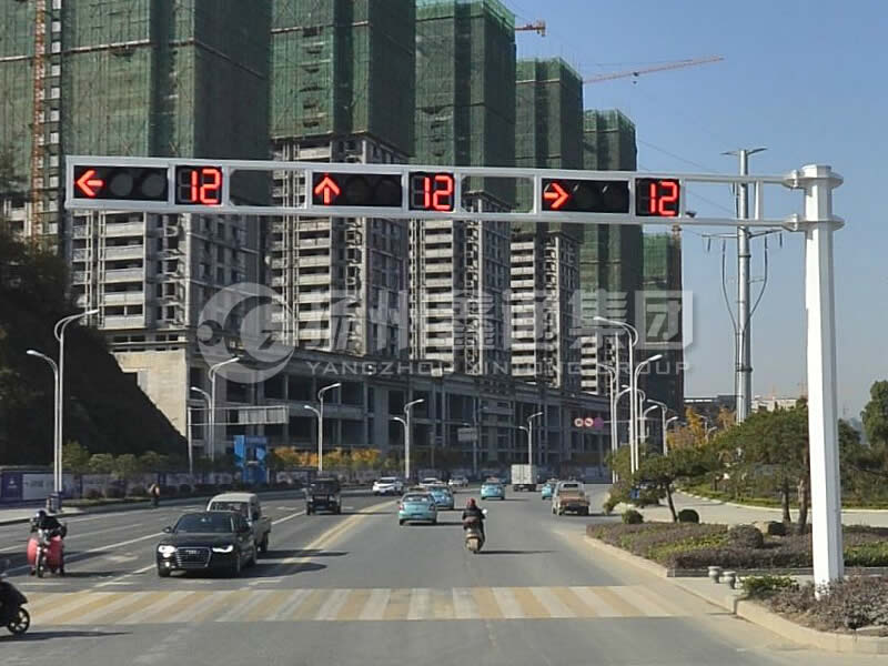 XHDG-028，懸臂框架信號燈桿