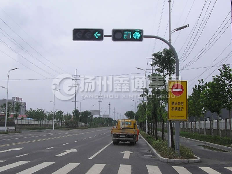 XHDG-051，自彎信號燈桿