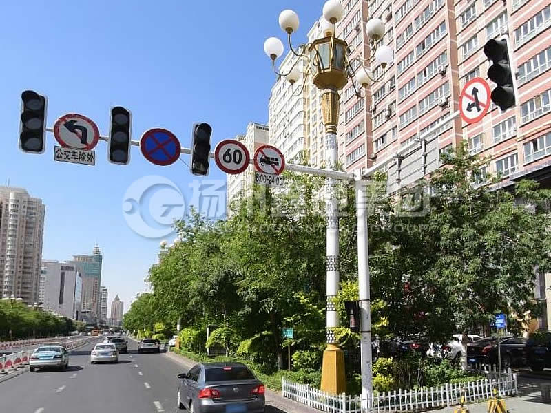 XHDG-058，八棱直角雙臂信號(hào)燈桿